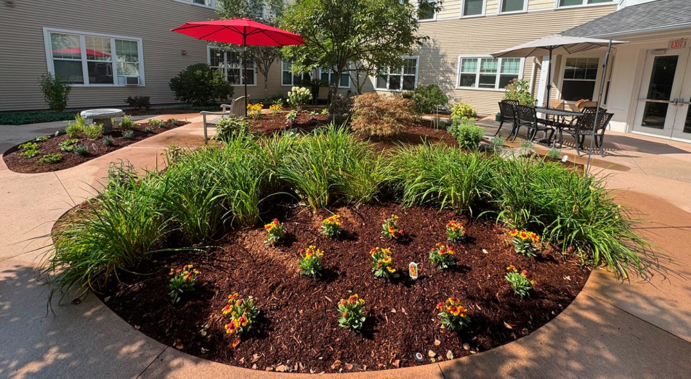 memory care garden at Scott-Farrar